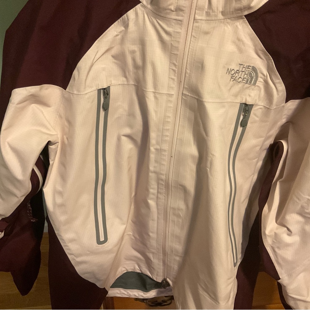 The North Face Women's Ski Jacket - Cream and Brown - Picture 15 of 16